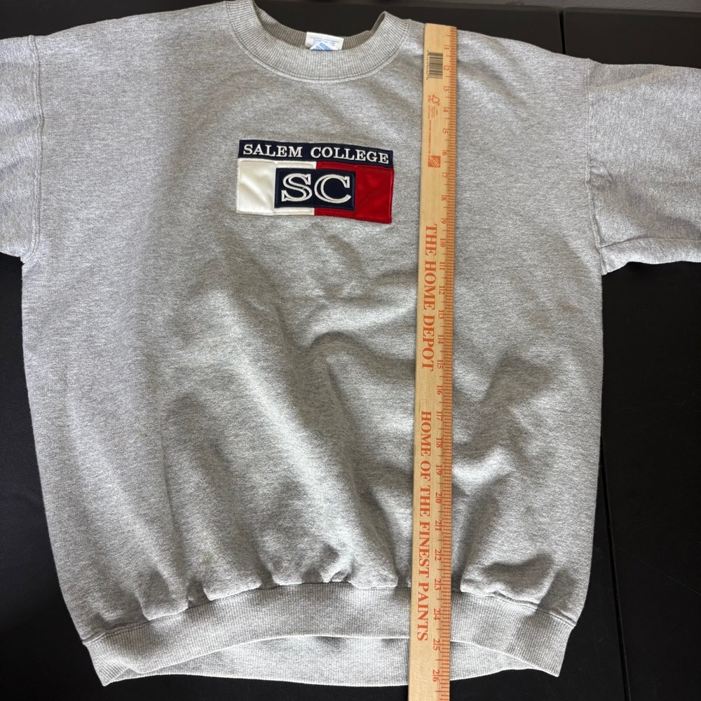 VTg Y2K Salem College Crewneck Sweatshirt Size L Gray Embroidered Pullover - Picture 12 of 14